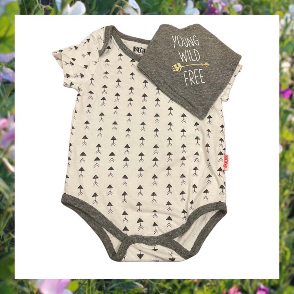 NWOT NUBY Gray & Off-White Onesie with Young Wild Free Bib. 6-9M